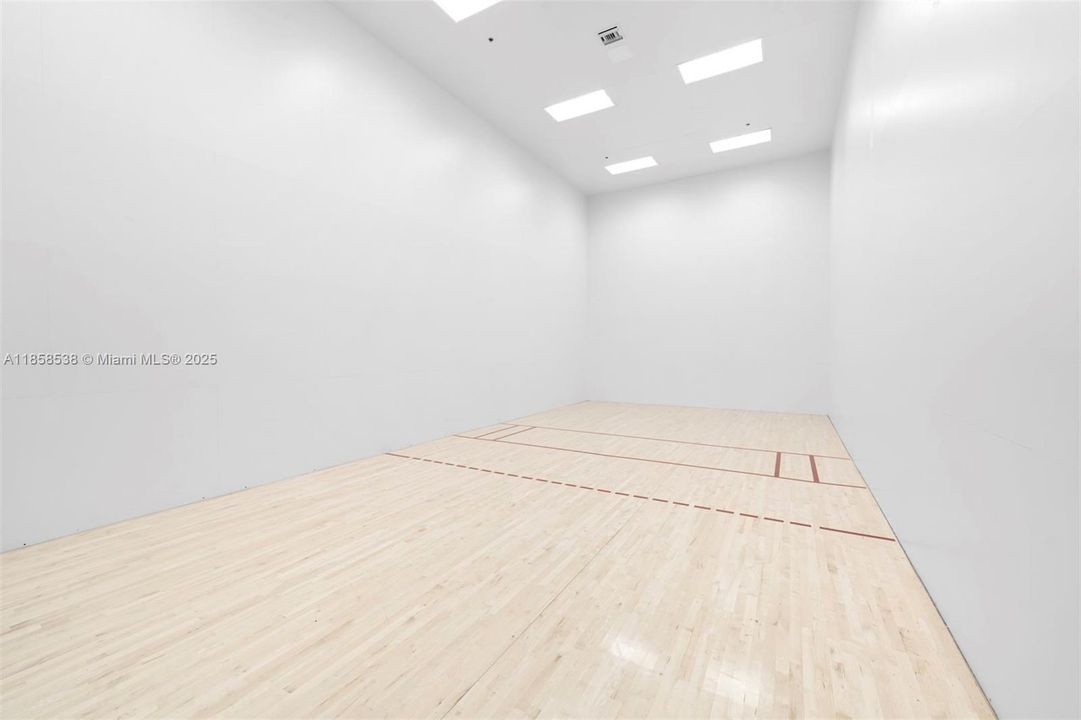 Vendido Recientemente: $1,650,000 (3 camas, 4 baños, 2188 Pies cuadrados)