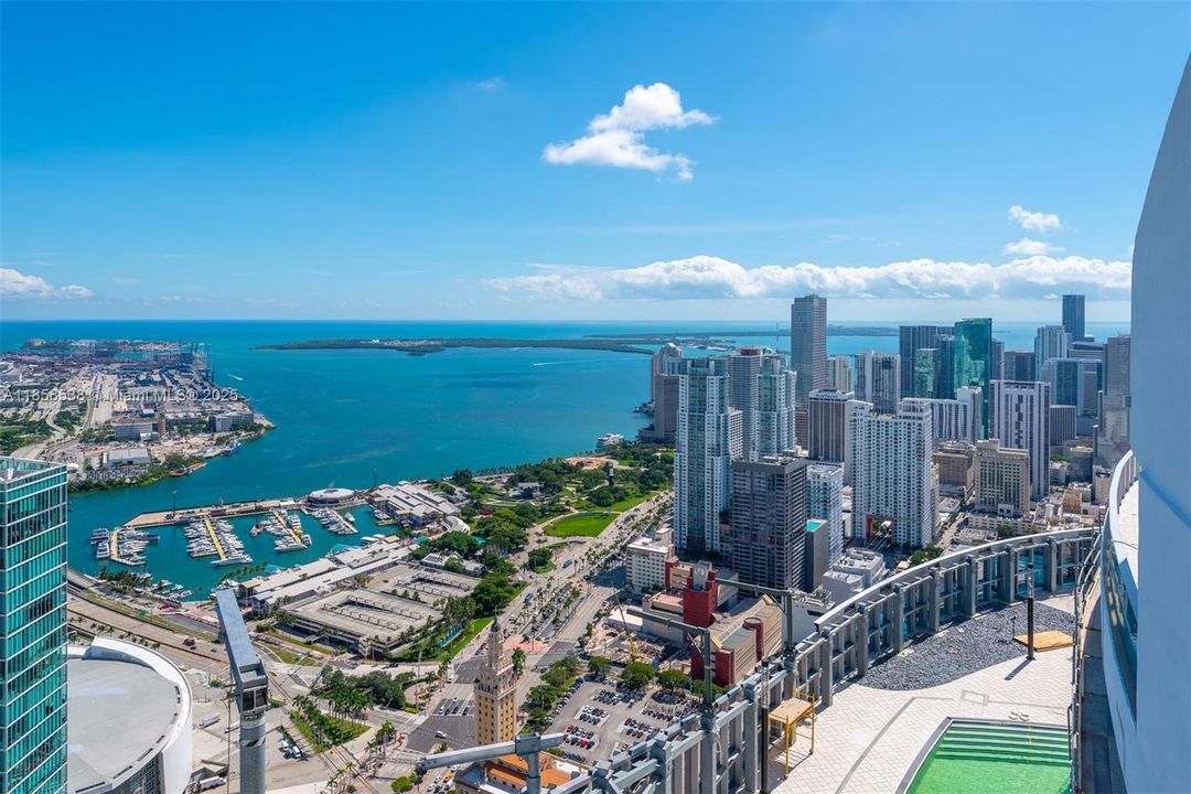 Vendido Recientemente: $1,650,000 (3 camas, 4 baños, 2188 Pies cuadrados)