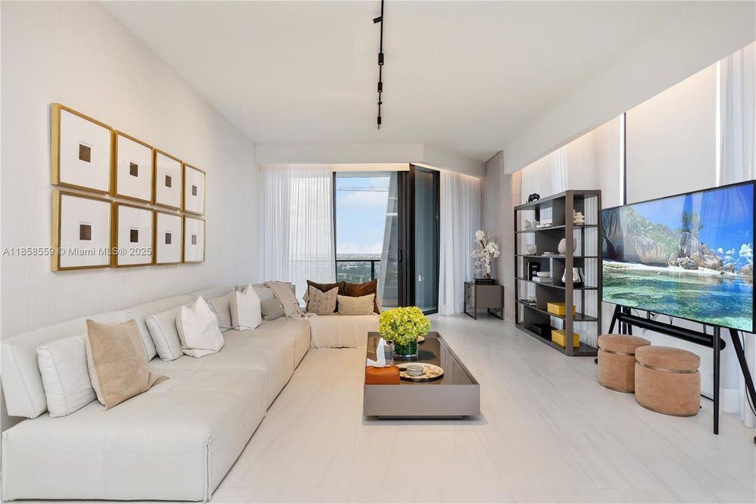 For Sale: $6,995,000 (4 beds, 5 baths, 4600 Square Feet)