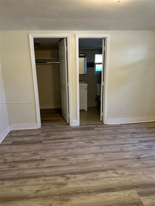 Recently Rented: $2,540 (3 beds, 1 baths, 885 Square Feet)