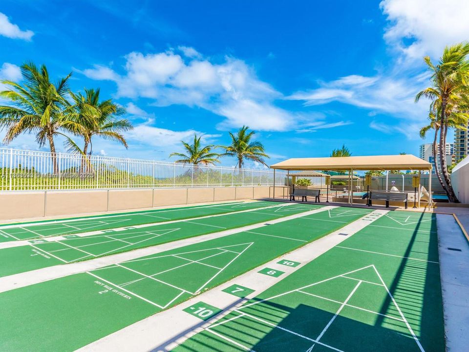 For Rent: $3,200 (2 beds, 2 baths, 1240 Square Feet)