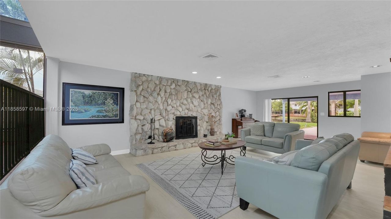 Недавно арендовано: $7,500 (4 спален, 3 ванн, 3882 Квадратных фут)