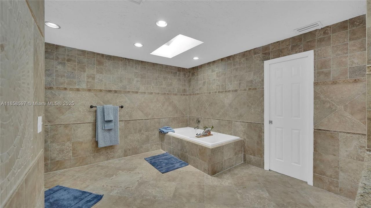 Недавно арендовано: $7,500 (4 спален, 3 ванн, 3882 Квадратных фут)