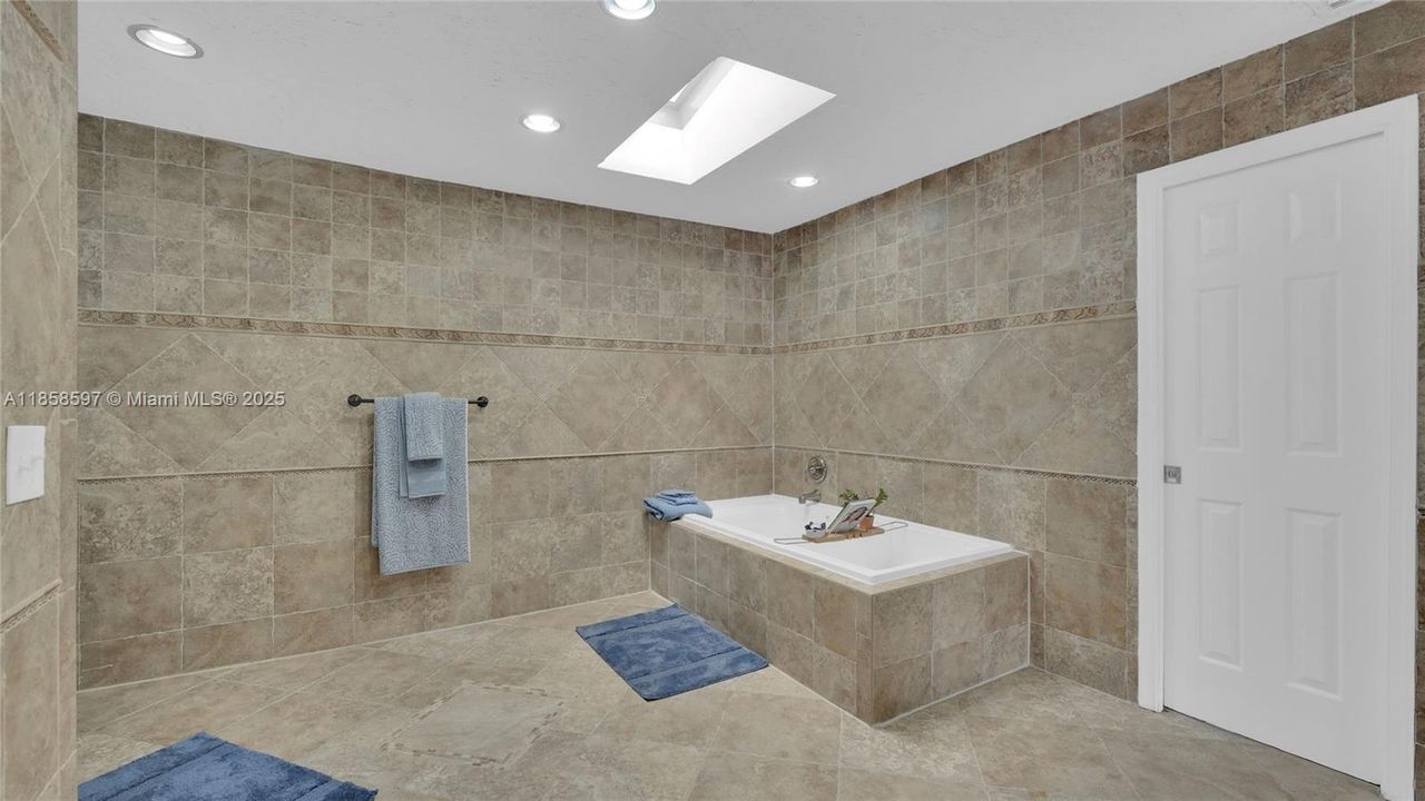 Недавно арендовано: $7,500 (4 спален, 3 ванн, 3882 Квадратных фут)