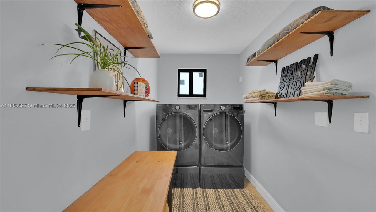 Недавно арендовано: $7,500 (4 спален, 3 ванн, 3882 Квадратных фут)