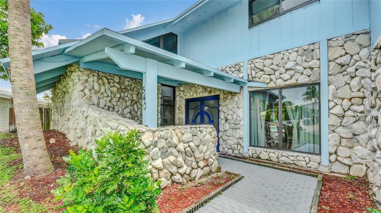 Недавно арендовано: $7,500 (4 спален, 3 ванн, 3882 Квадратных фут)