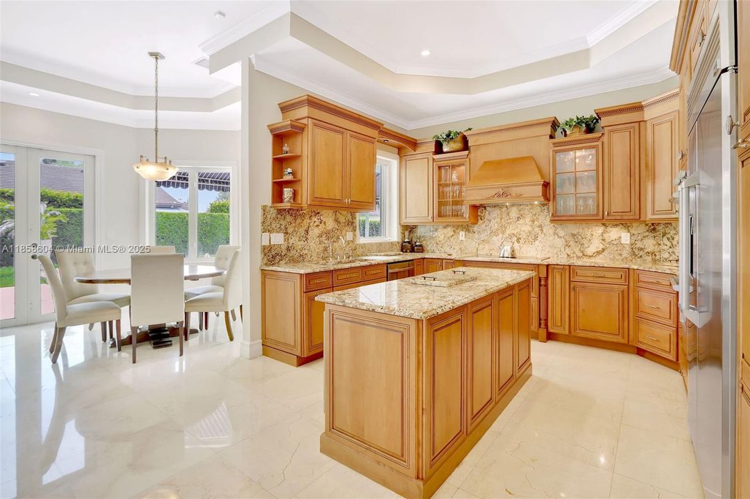 For Sale: $2,099,000 (6 beds, 5 baths, 4256 Square Feet)