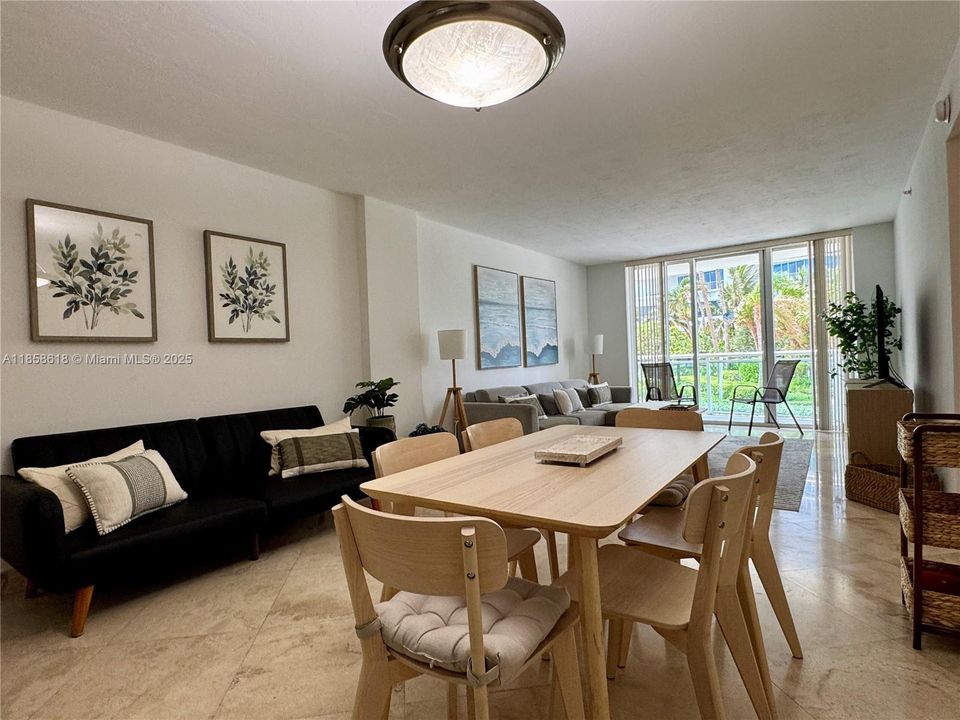 Recently Rented: $2,500 (1 beds, 1 baths, 883 Square Feet)