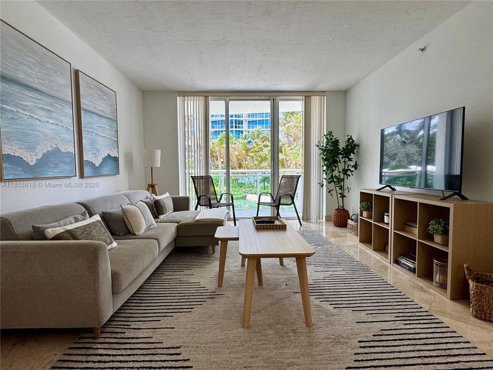 Recently Rented: $2,500 (1 beds, 1 baths, 883 Square Feet)