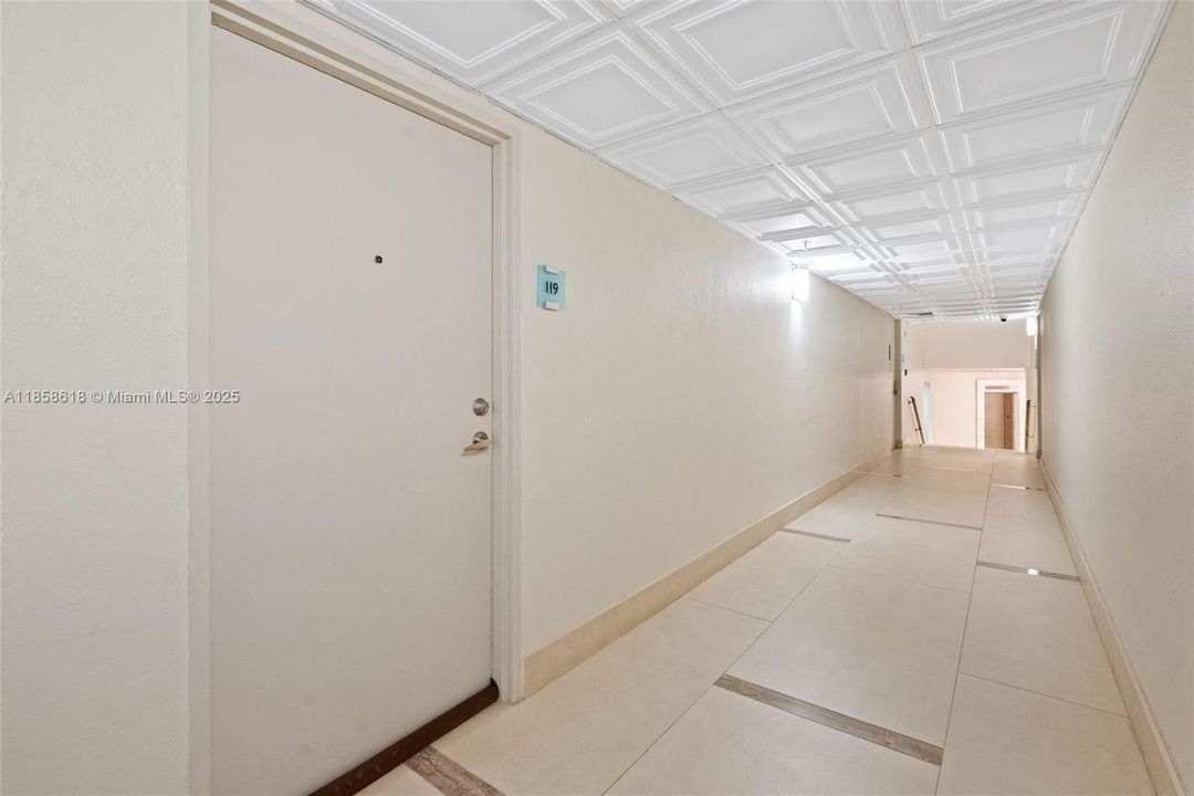 Recently Rented: $2,500 (1 beds, 1 baths, 883 Square Feet)