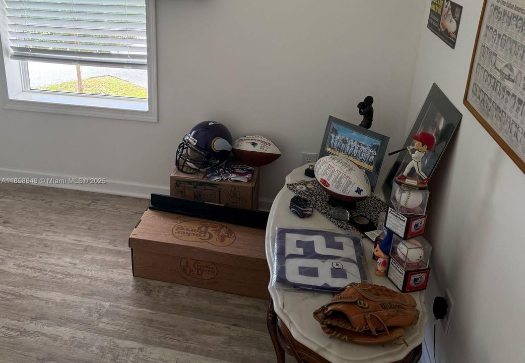 En Venta: $250,000 (3 camas, 2 baños, 5630 Pies cuadrados)