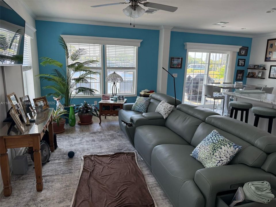 En Venta: $250,000 (3 camas, 2 baños, 5630 Pies cuadrados)