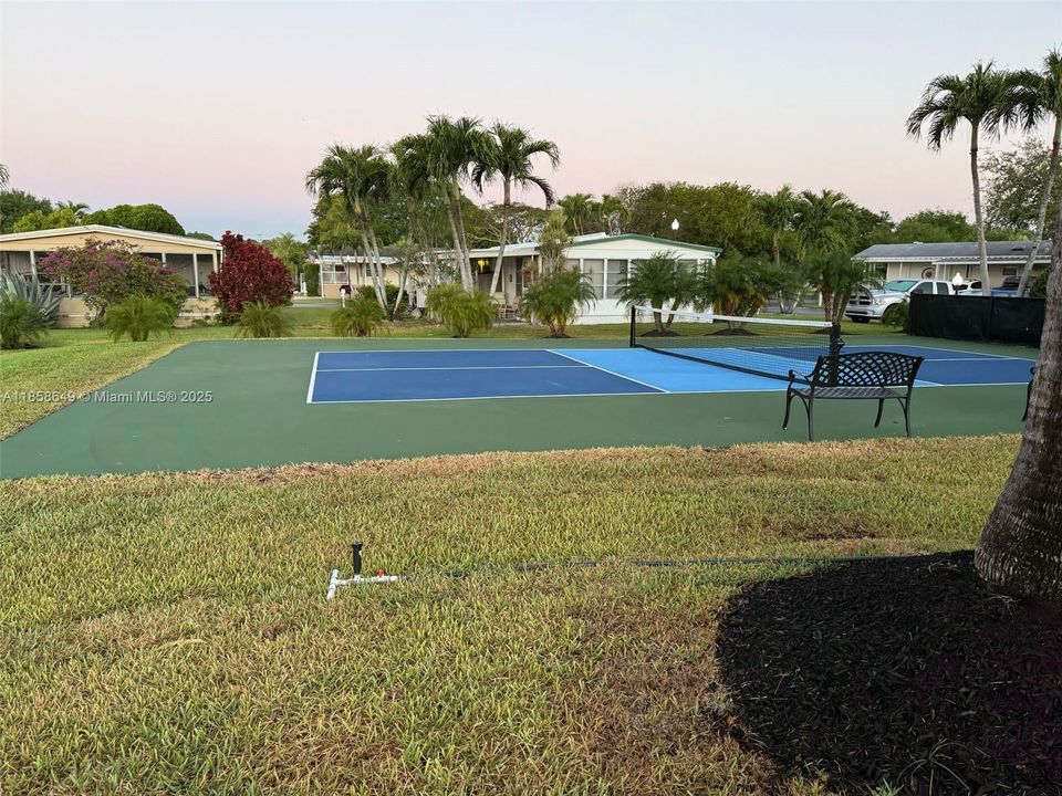 En Venta: $250,000 (3 camas, 2 baños, 5630 Pies cuadrados)