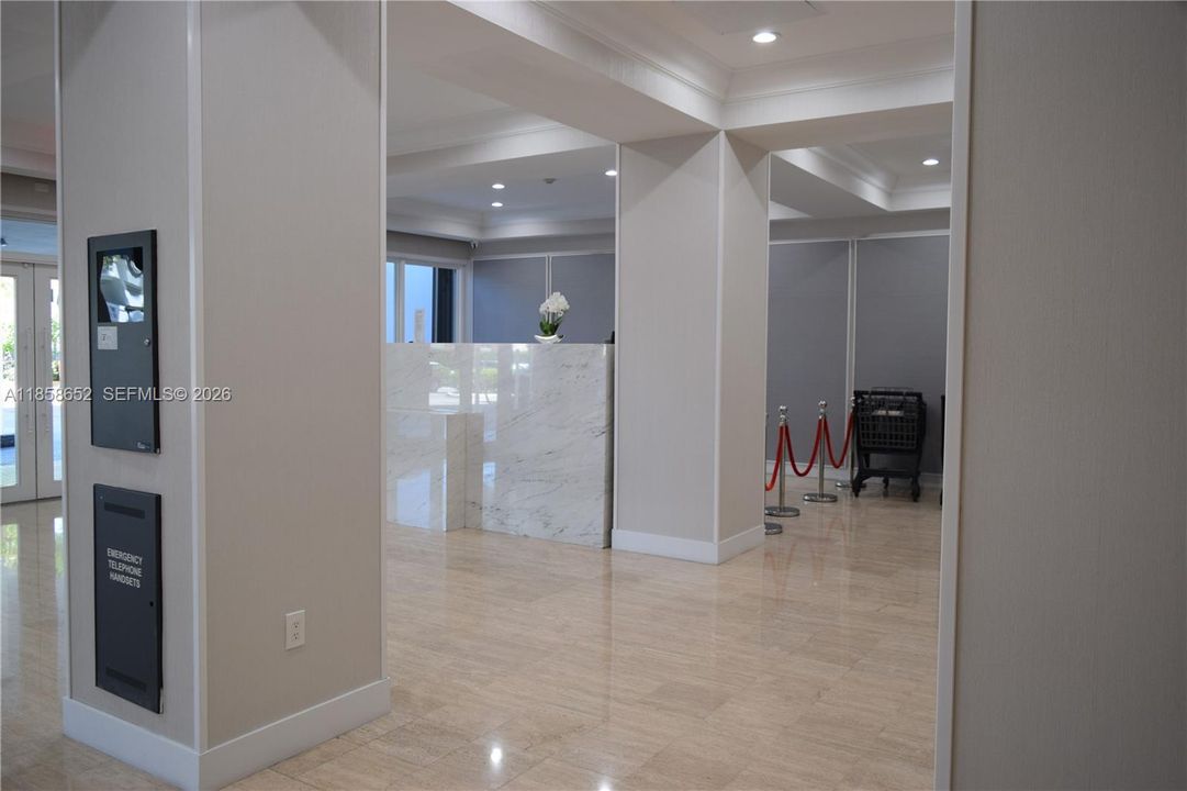 For Sale: $257,800 (1 beds, 1 baths, 940 Square Feet)