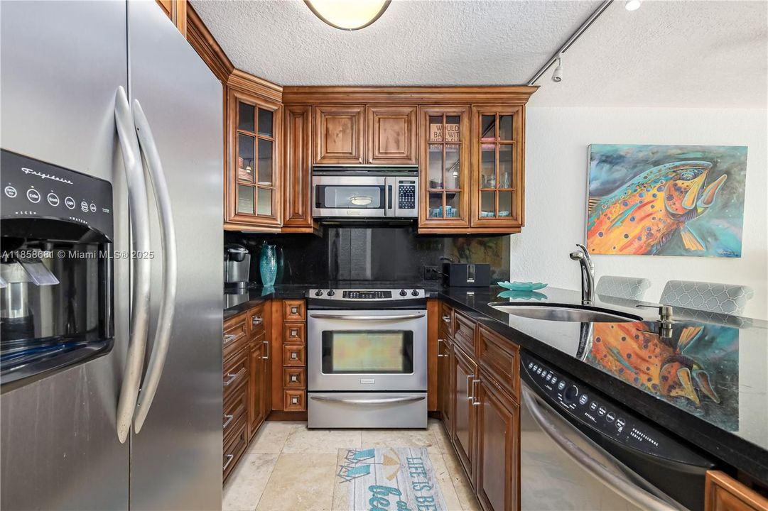 For Sale: $538,000 (1 beds, 1 baths, 662 Square Feet)