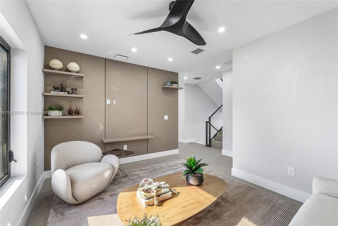 For Sale: $3,995,000 (5 beds, 5 baths, 3791 Square Feet)