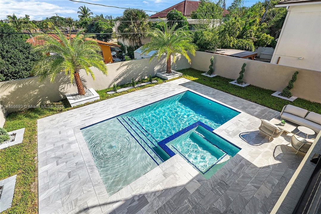 For Sale: $3,995,000 (5 beds, 5 baths, 3791 Square Feet)