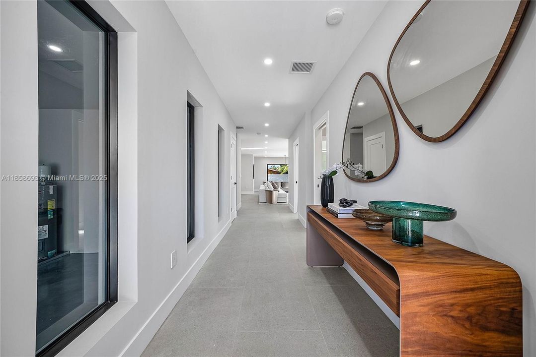 For Sale: $3,995,000 (5 beds, 5 baths, 3791 Square Feet)