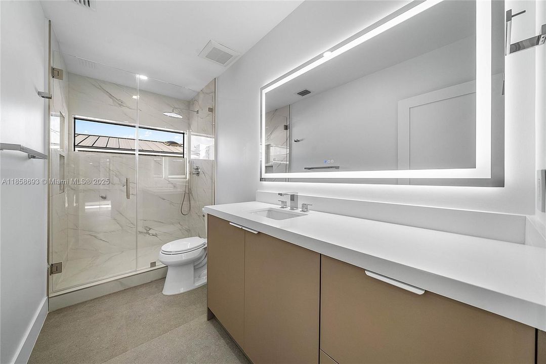 For Sale: $3,995,000 (5 beds, 5 baths, 3791 Square Feet)