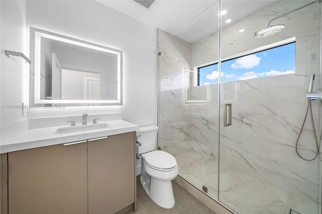 For Sale: $3,995,000 (5 beds, 5 baths, 3791 Square Feet)