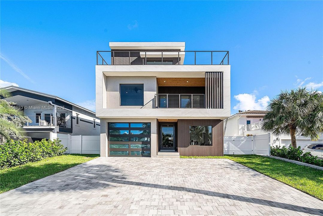 For Sale: $3,995,000 (5 beds, 5 baths, 3791 Square Feet)