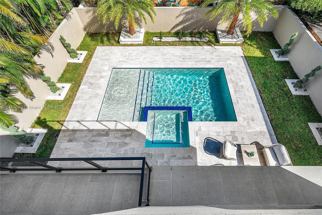 For Sale: $3,995,000 (5 beds, 5 baths, 3791 Square Feet)
