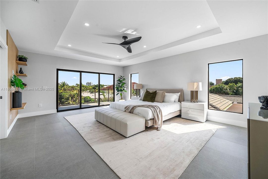 For Sale: $3,995,000 (5 beds, 5 baths, 3791 Square Feet)