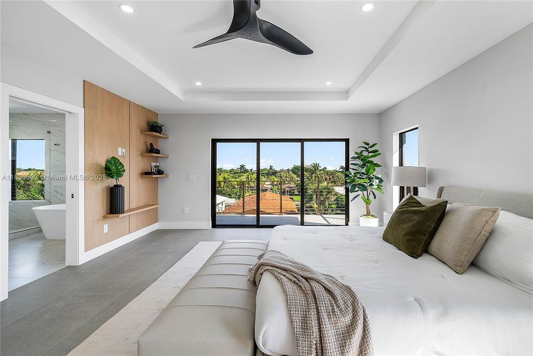 For Sale: $3,995,000 (5 beds, 5 baths, 3791 Square Feet)