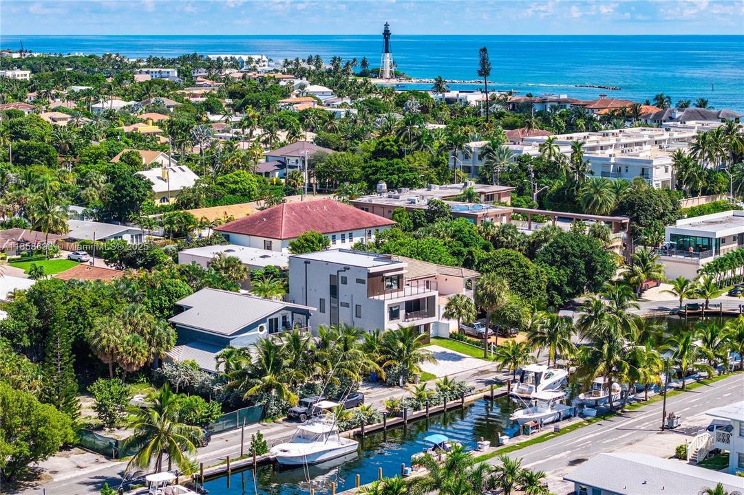 For Sale: $3,995,000 (5 beds, 5 baths, 3791 Square Feet)