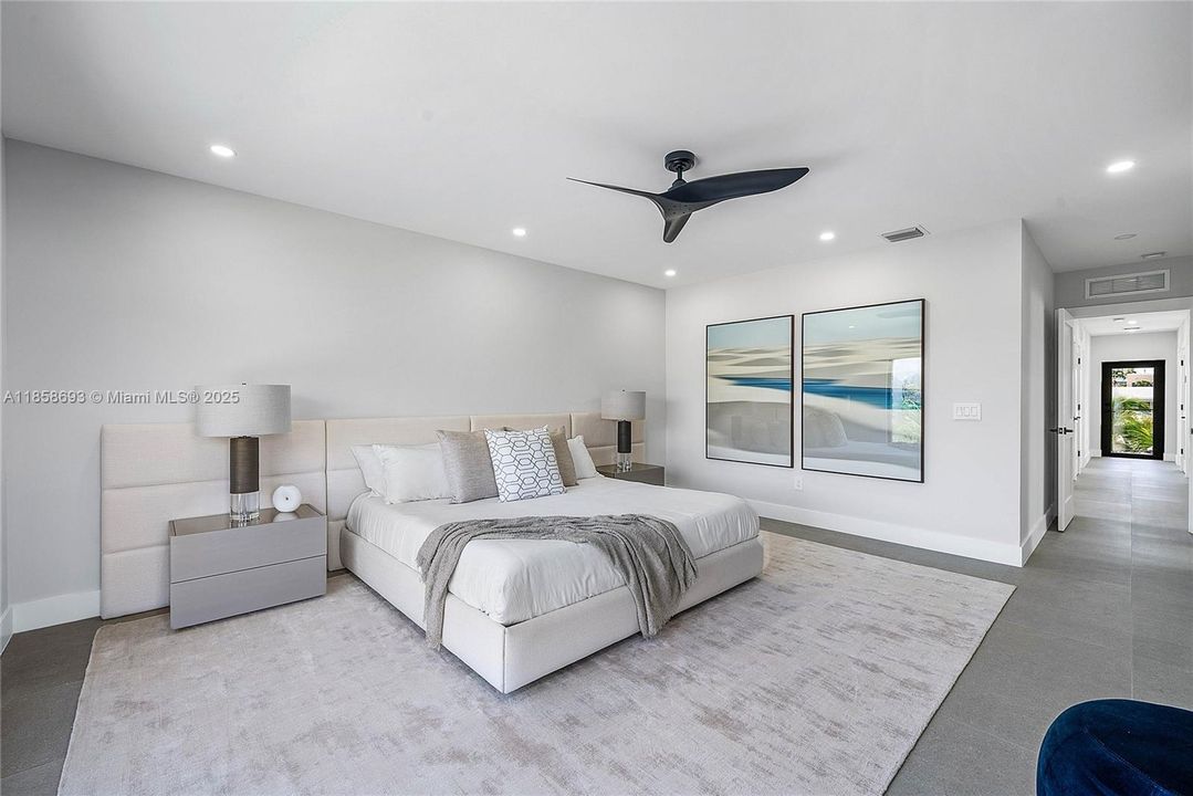 For Sale: $3,995,000 (5 beds, 5 baths, 3791 Square Feet)