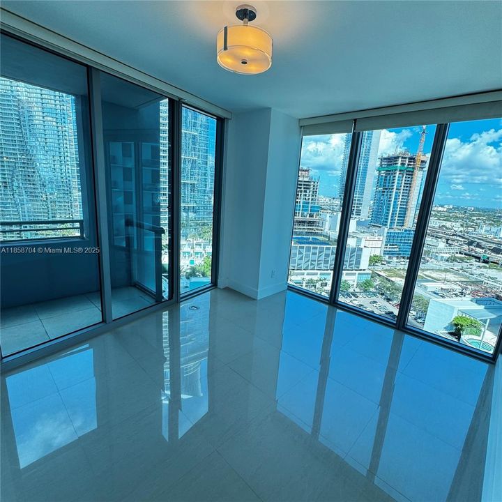 Recently Sold: $820,000 (2 beds, 2 baths, 1318 Square Feet)