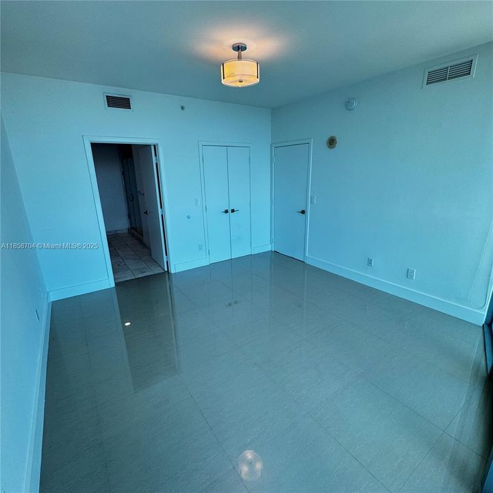 Recently Sold: $820,000 (2 beds, 2 baths, 1318 Square Feet)