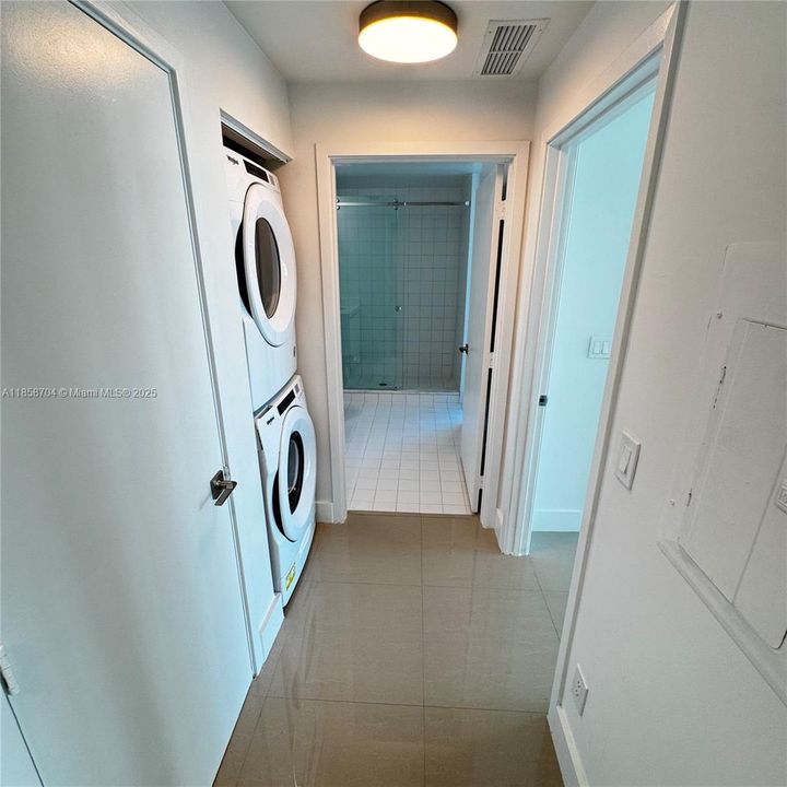 Recently Sold: $820,000 (2 beds, 2 baths, 1318 Square Feet)