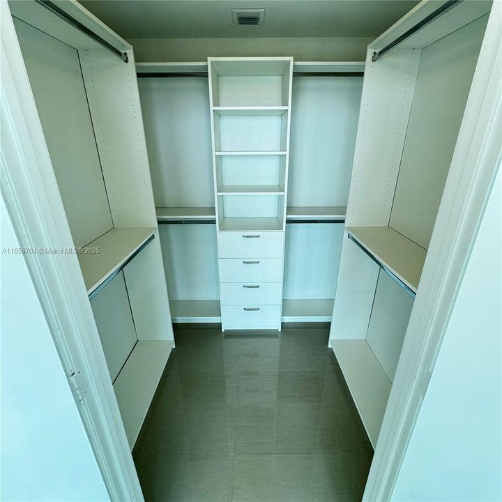 Recently Sold: $820,000 (2 beds, 2 baths, 1318 Square Feet)