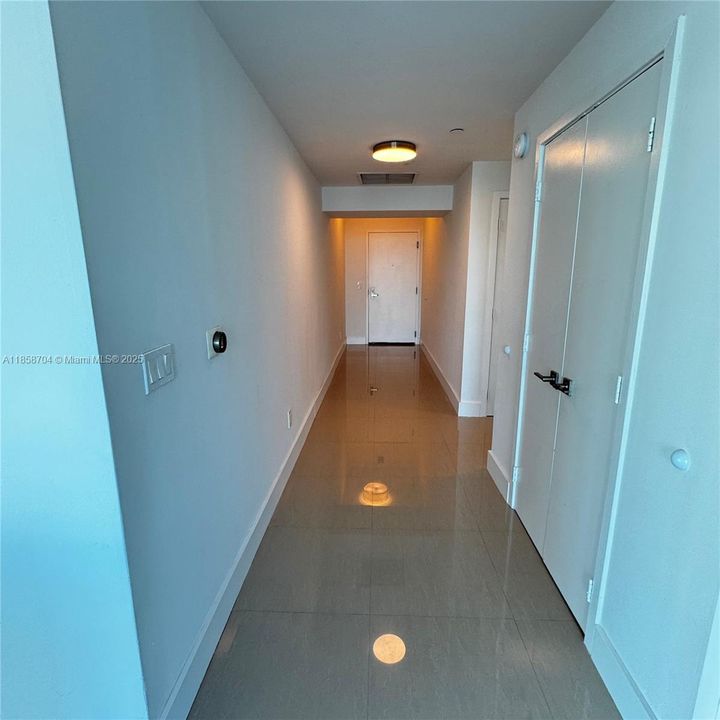 Recently Sold: $820,000 (2 beds, 2 baths, 1318 Square Feet)