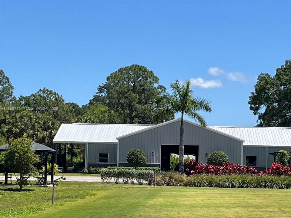 For Rent: $1,500 (3 beds, 3 baths, 1747 Square Feet)