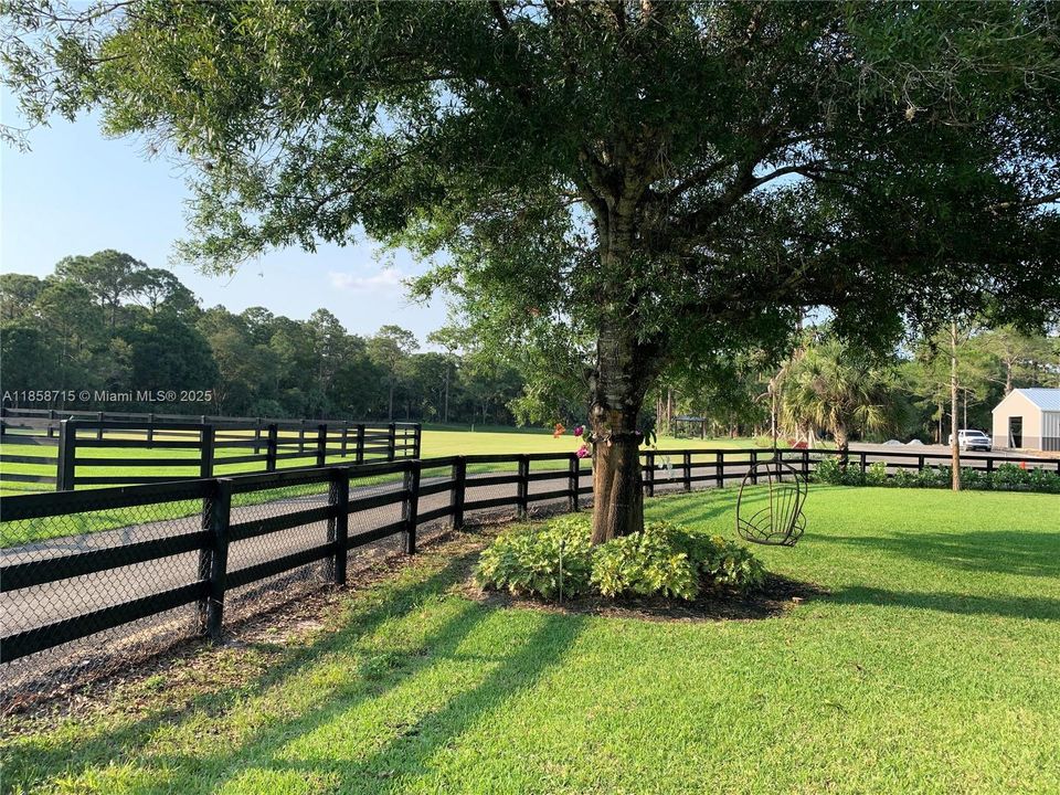 For Rent: $1,500 (3 beds, 3 baths, 1747 Square Feet)