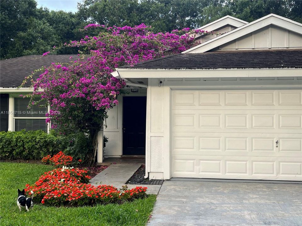 For Rent: $1,500 (3 beds, 3 baths, 1747 Square Feet)