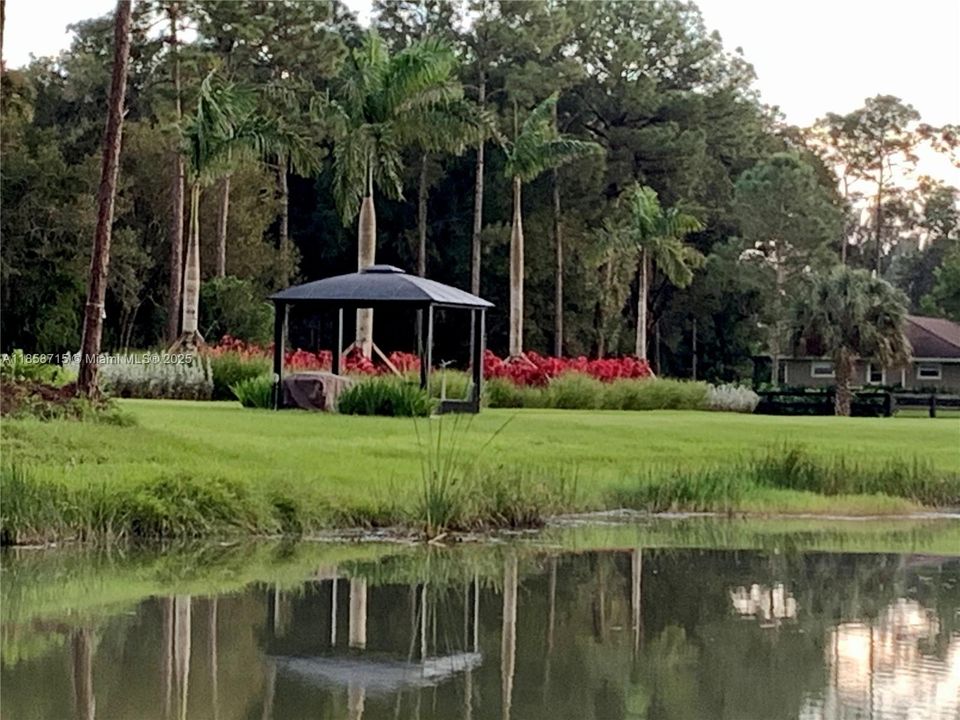 For Rent: $1,500 (3 beds, 3 baths, 1747 Square Feet)