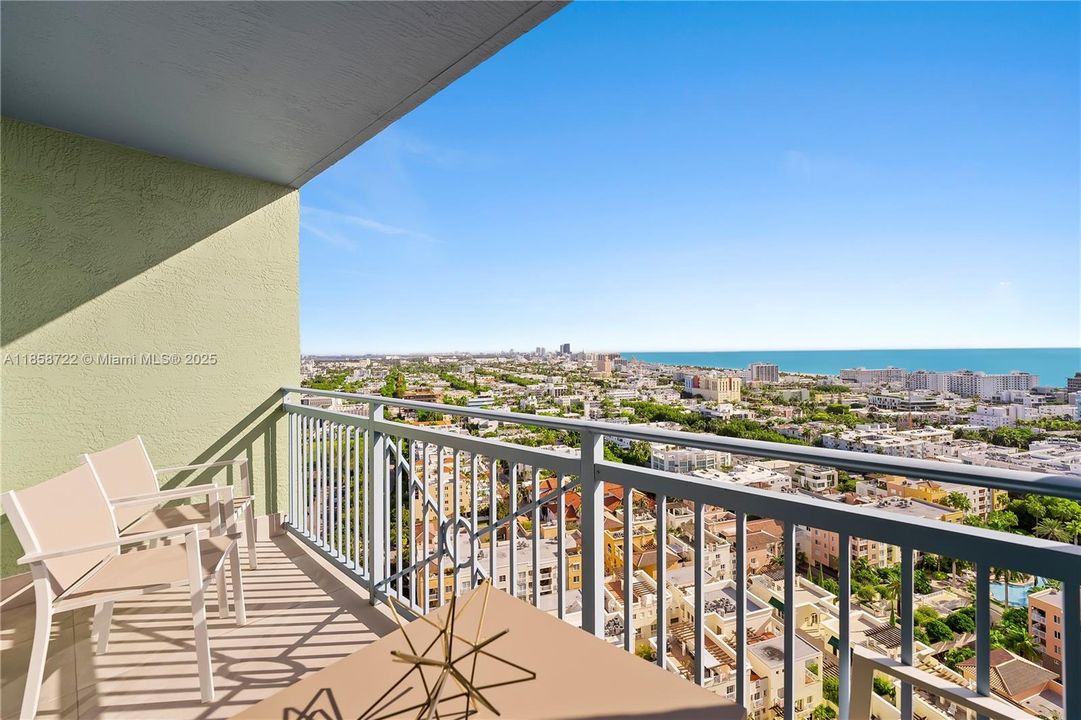 For Sale: $840,000 (1 beds, 1 baths, 740 Square Feet)
