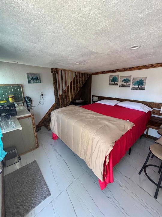 Vendido Recientemente: $480,000 (3 camas, 3 baños, 0 Pies cuadrados)