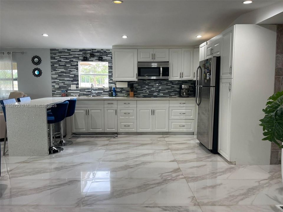 Vendido Recientemente: $480,000 (3 camas, 3 baños, 0 Pies cuadrados)