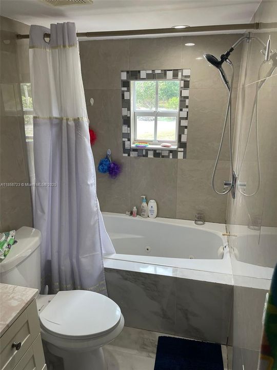 Vendido Recientemente: $480,000 (3 camas, 3 baños, 0 Pies cuadrados)