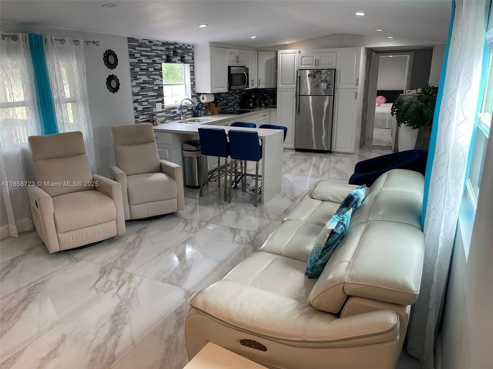 Vendido Recientemente: $480,000 (3 camas, 3 baños, 0 Pies cuadrados)