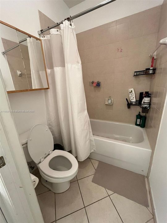 SECOND FULL BATHROOM