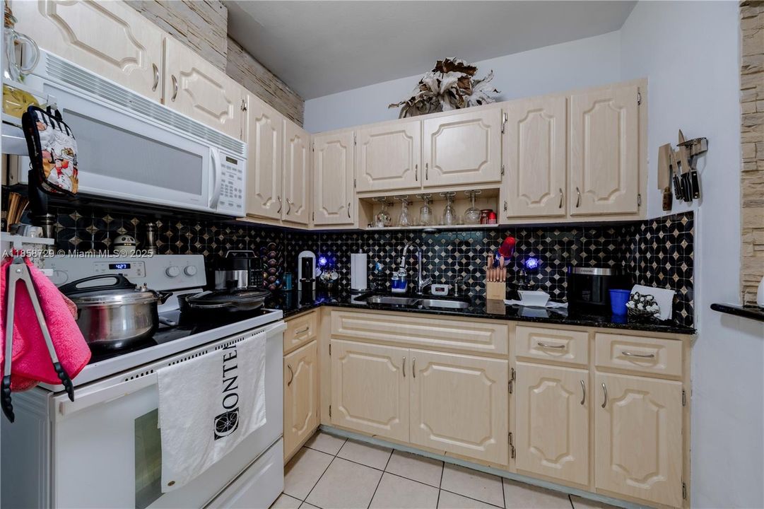 Vendido Recientemente: $1,150,000 (0 camas, 0 baños, 4353 Pies cuadrados)