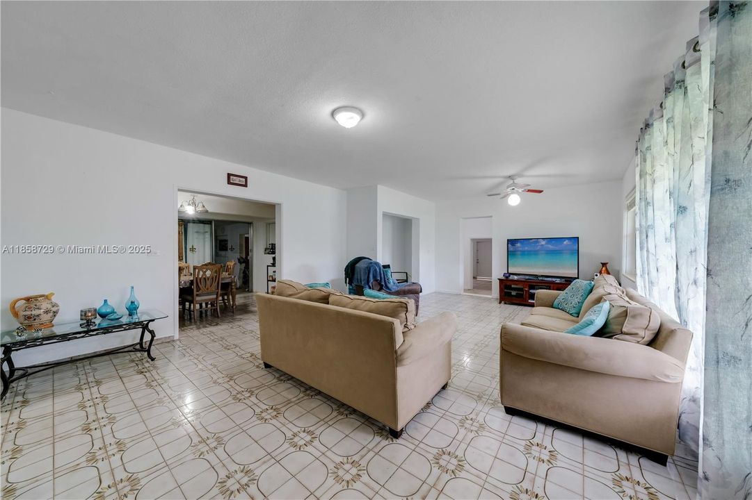 Vendido Recientemente: $1,150,000 (0 camas, 0 baños, 4353 Pies cuadrados)