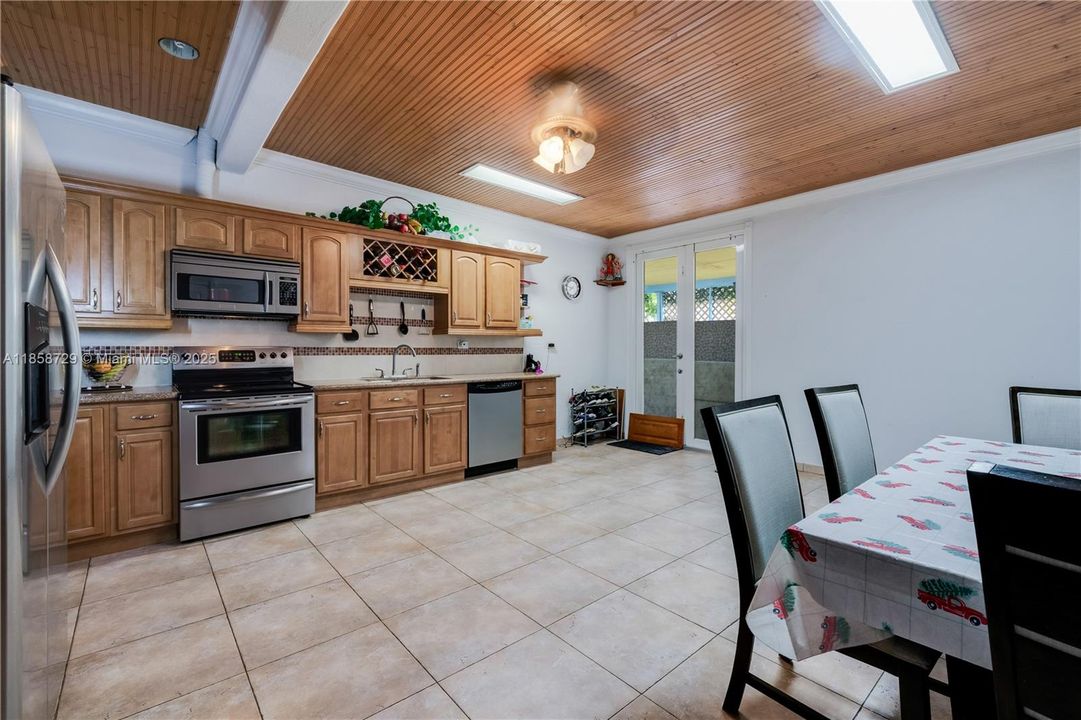 Vendido Recientemente: $1,150,000 (0 camas, 0 baños, 4353 Pies cuadrados)