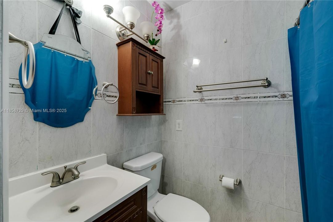 Vendido Recientemente: $1,150,000 (0 camas, 0 baños, 4353 Pies cuadrados)