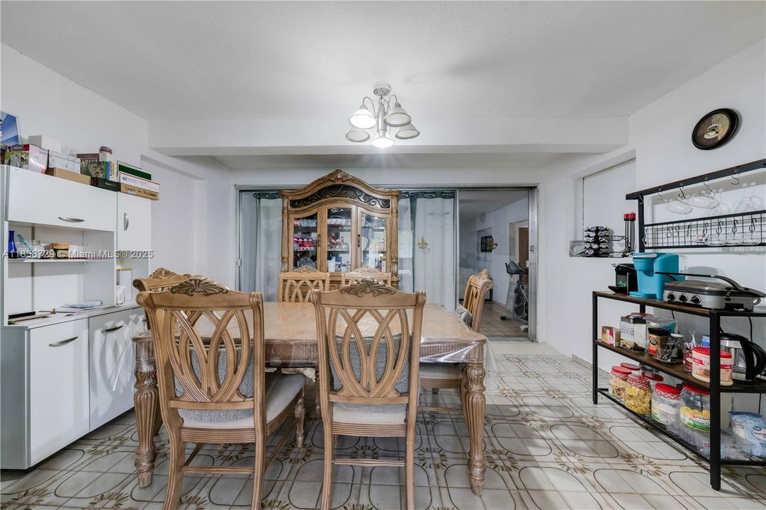 Vendido Recientemente: $1,150,000 (0 camas, 0 baños, 4353 Pies cuadrados)